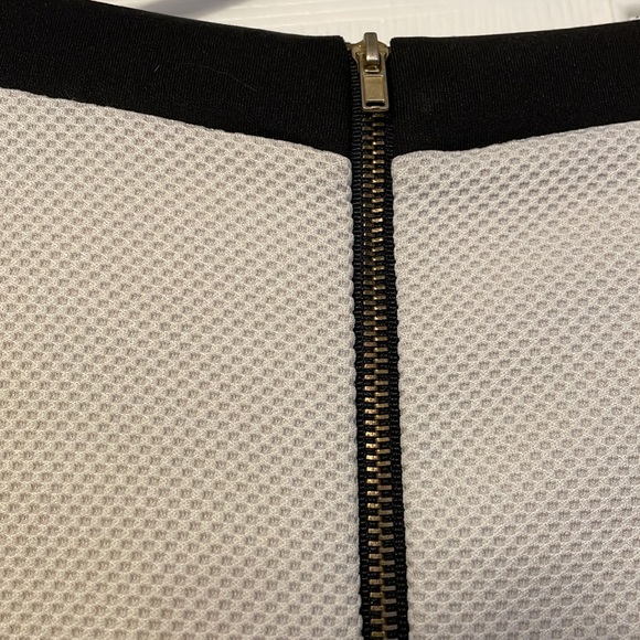 Vero Moda body Con Dress. Medium (8-10) - Picture 3 of 4